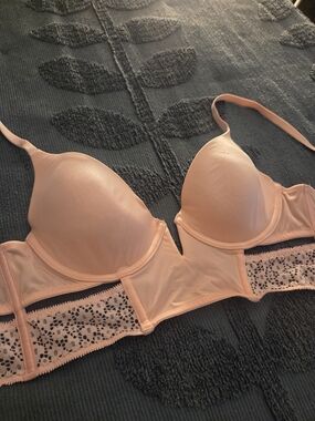 Women’s Light Peach Lace-Trim Push-Up Bra